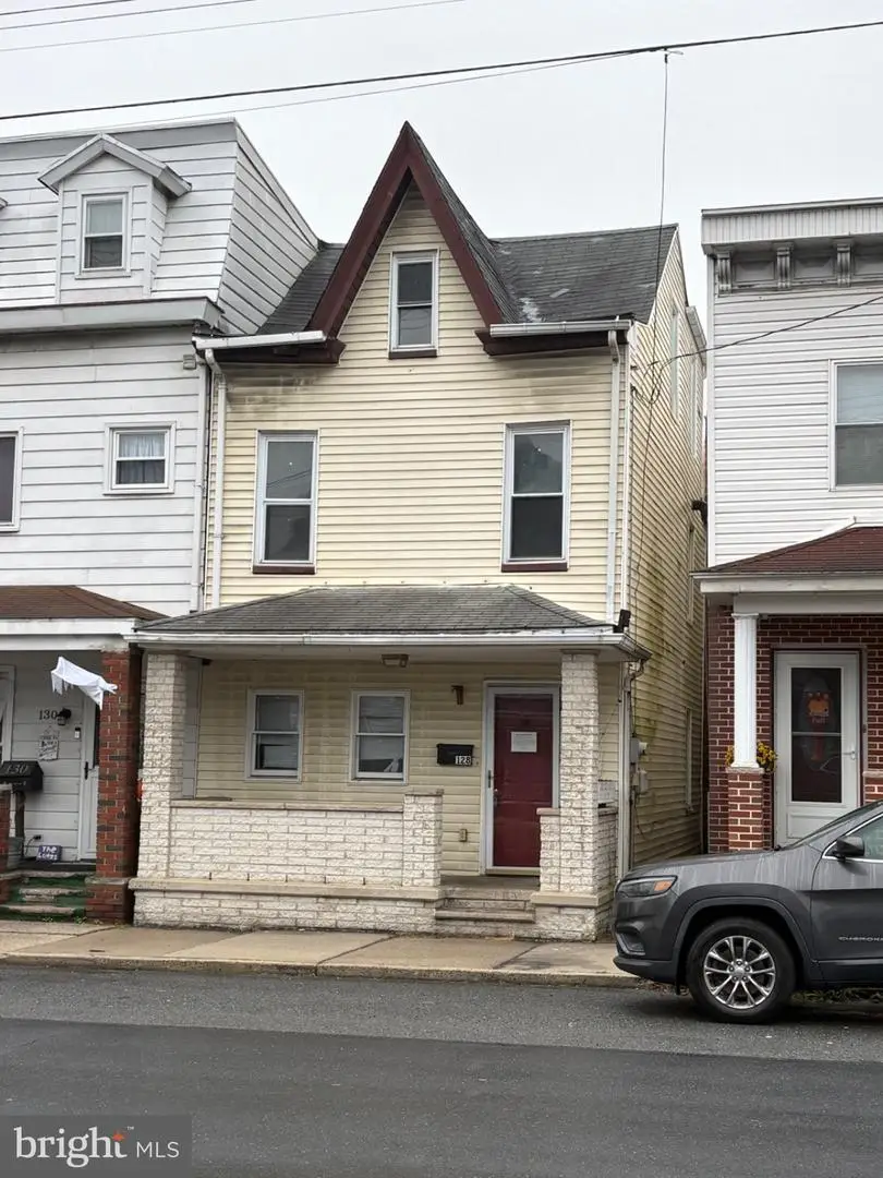 128 S 2nd St, Saint Clair, PA 17970 - #2