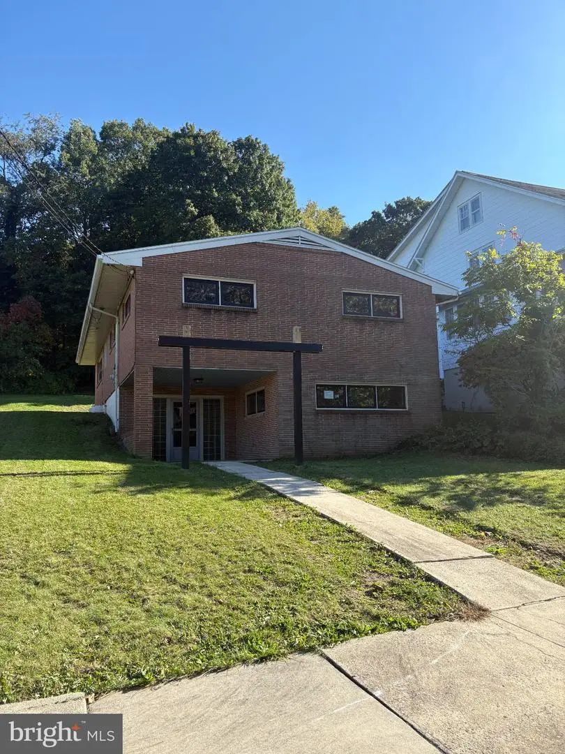 1931 W Howard Ave, Pottsville, PA 17901 - #1