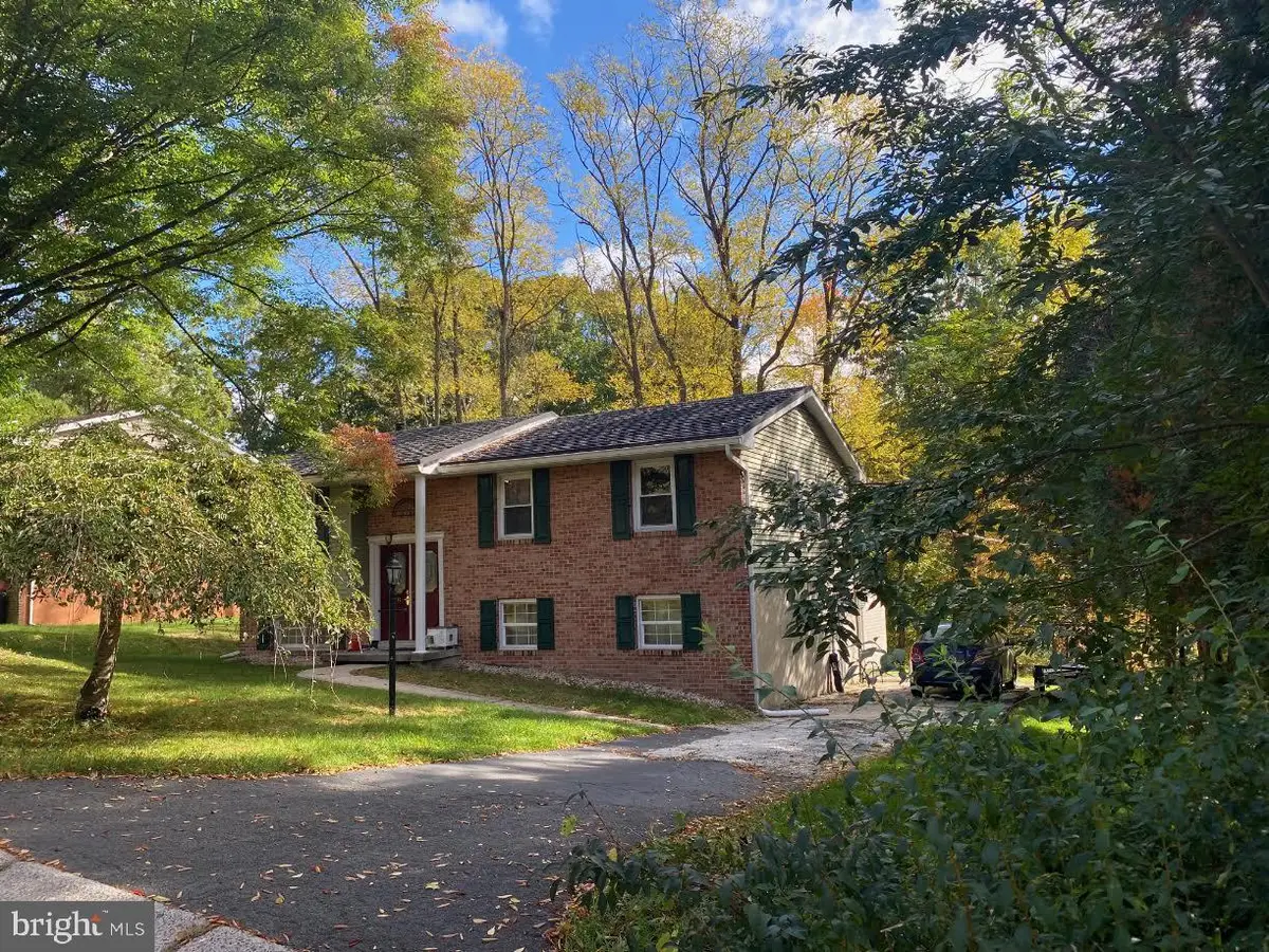 218 Forest Rd, Pottsville, PA 17901 - #1