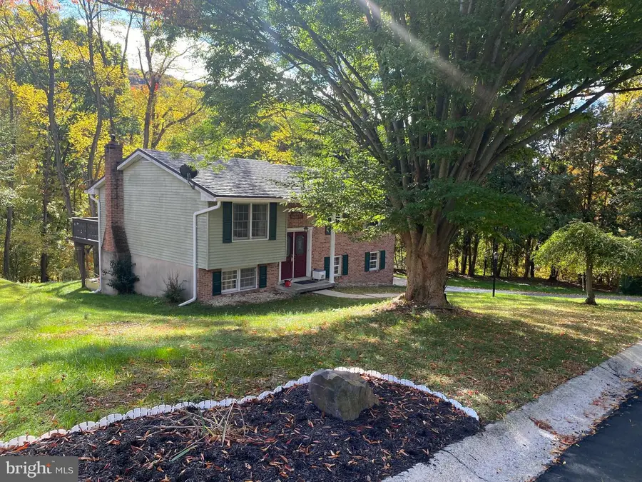 218 Forest Rd, Pottsville, PA 17901 - #2