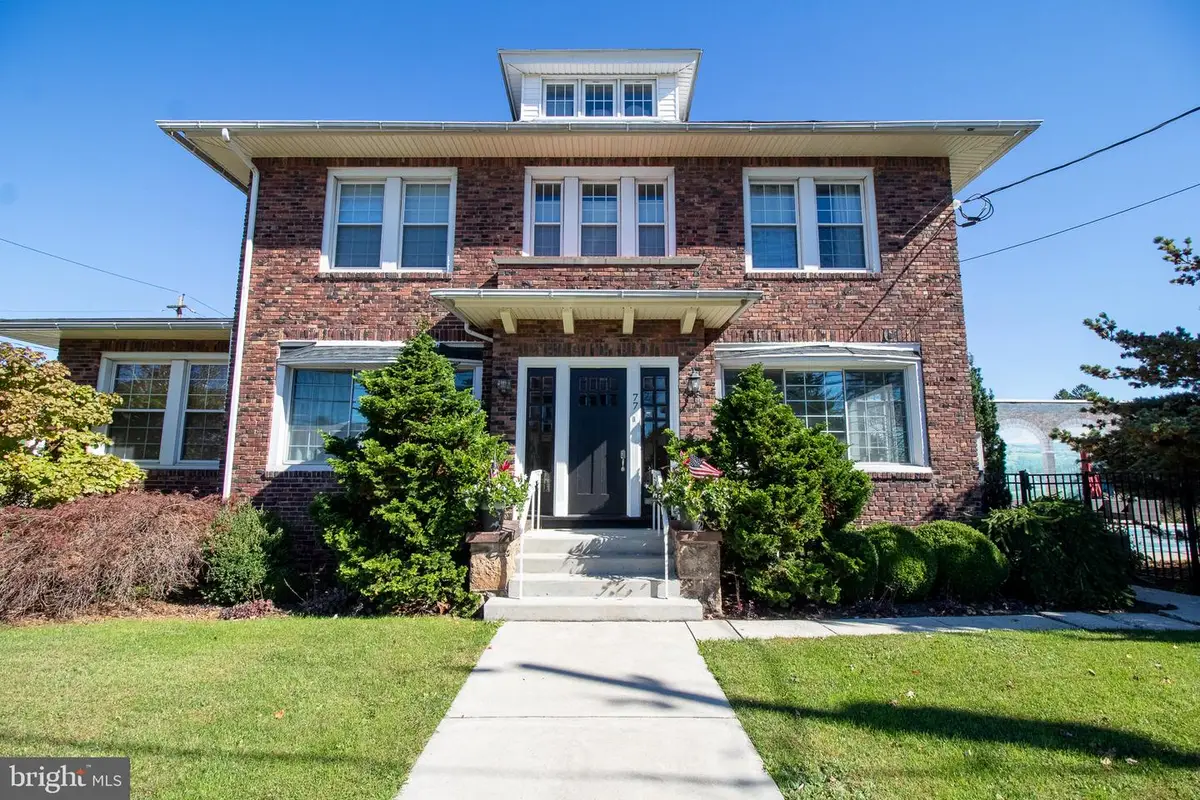 77 N Center St, Frackville, PA 17931 - #1