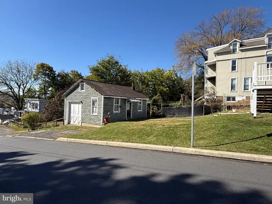 218 S Saint Peter St, Schuylkill Haven, PA 17972 - #3