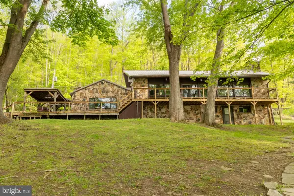 750 Lake Side Rd, ADDISON, PA 15411