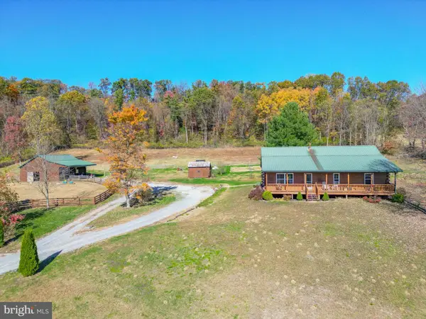 160 Woodpecker Dr, MOUNT PLEASANT MILLS, PA 17853