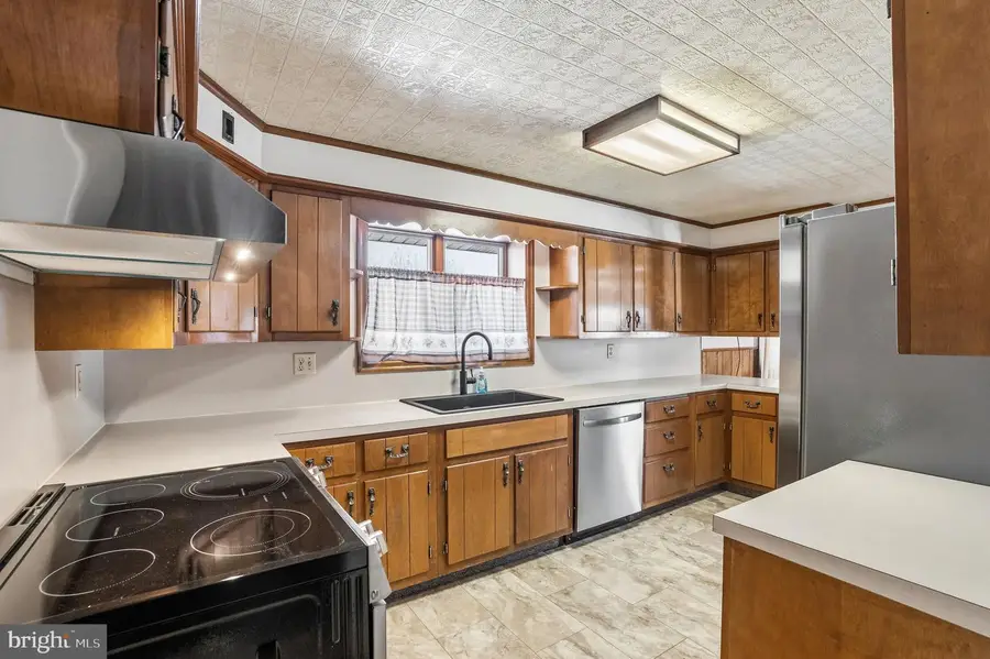 610 E Market St, Beavertown, PA 17813 - #2