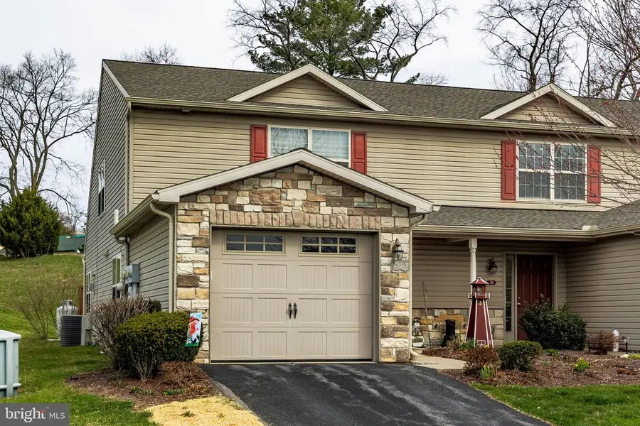 38 N Oakwood Ln, Selinsgrove, PA 17870 - #3