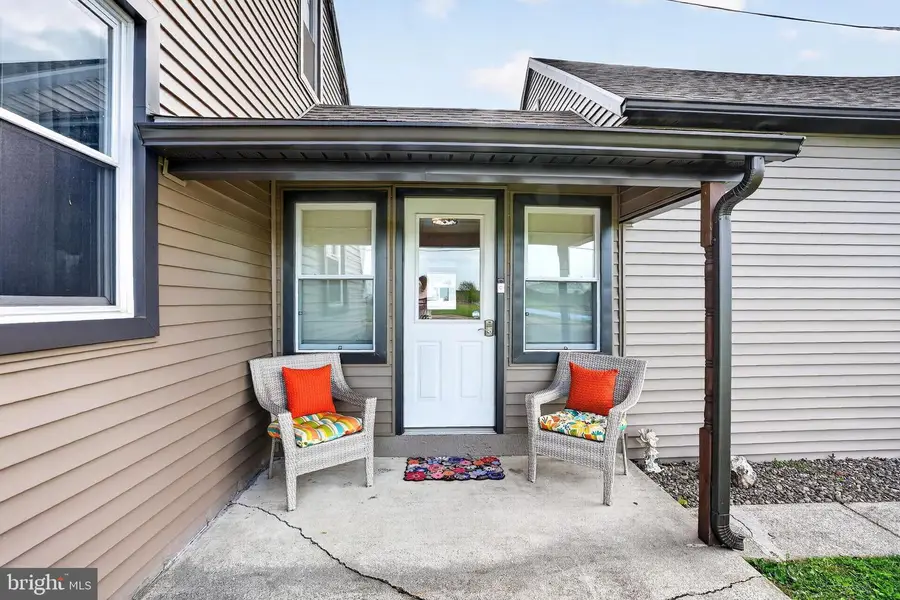 310 S Shuman St, Middleburg, PA 17842 - #3