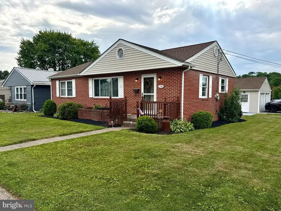 714 10th St, Selinsgrove, PA 17870 - #2