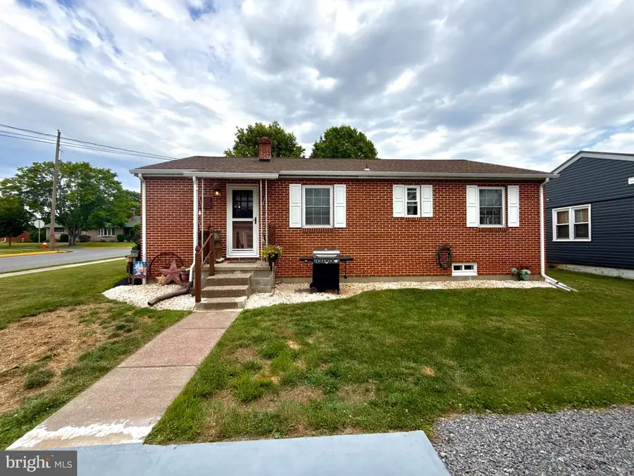 714 10th St, Selinsgrove, PA 17870 - #3