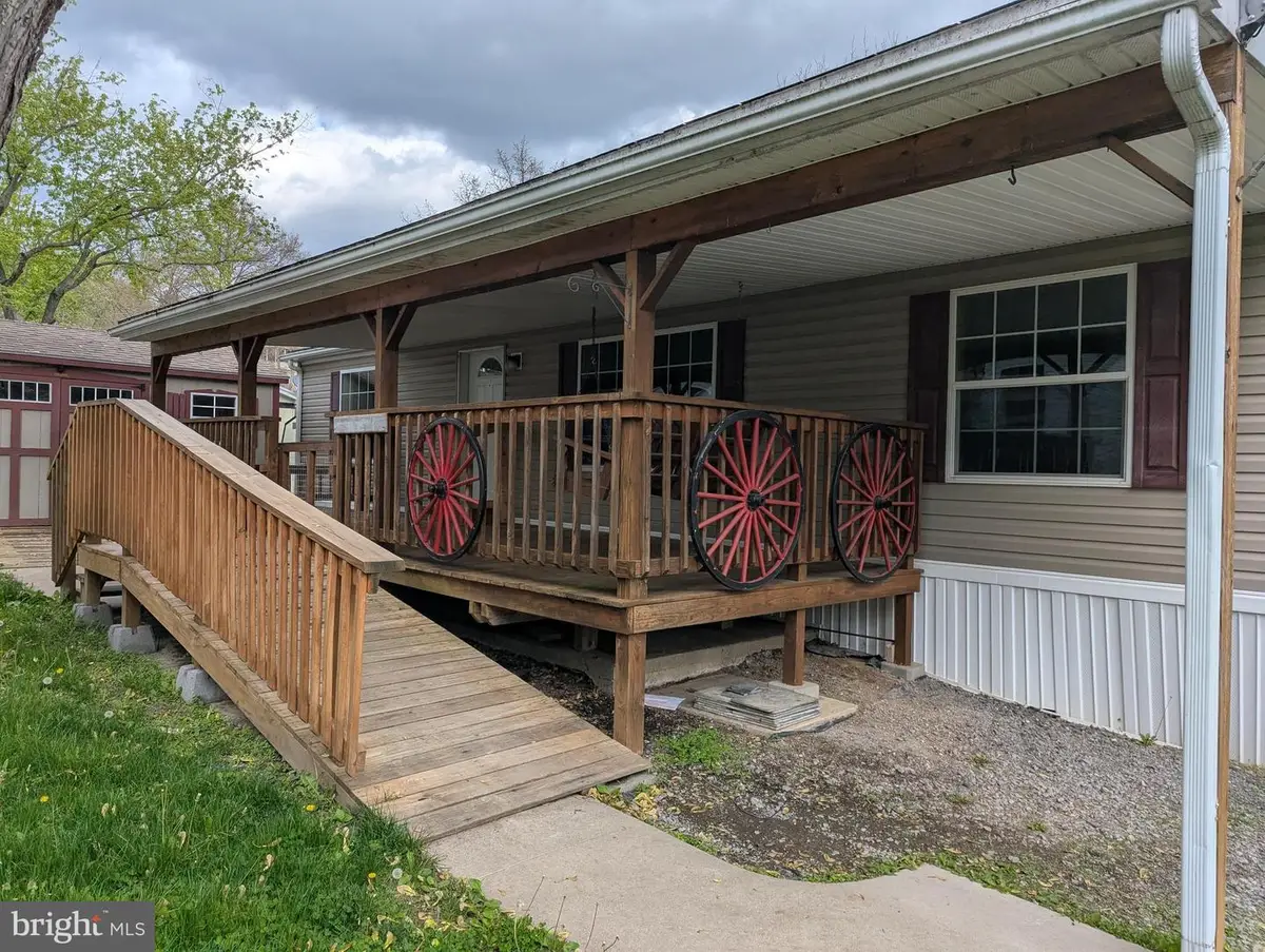 81 Laurel St, Mifflinburg, PA 17844 - #1