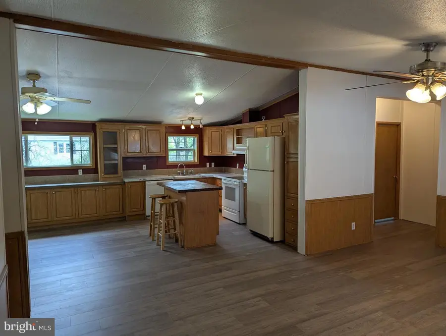 81 Laurel St, Mifflinburg, PA 17844 - #3
