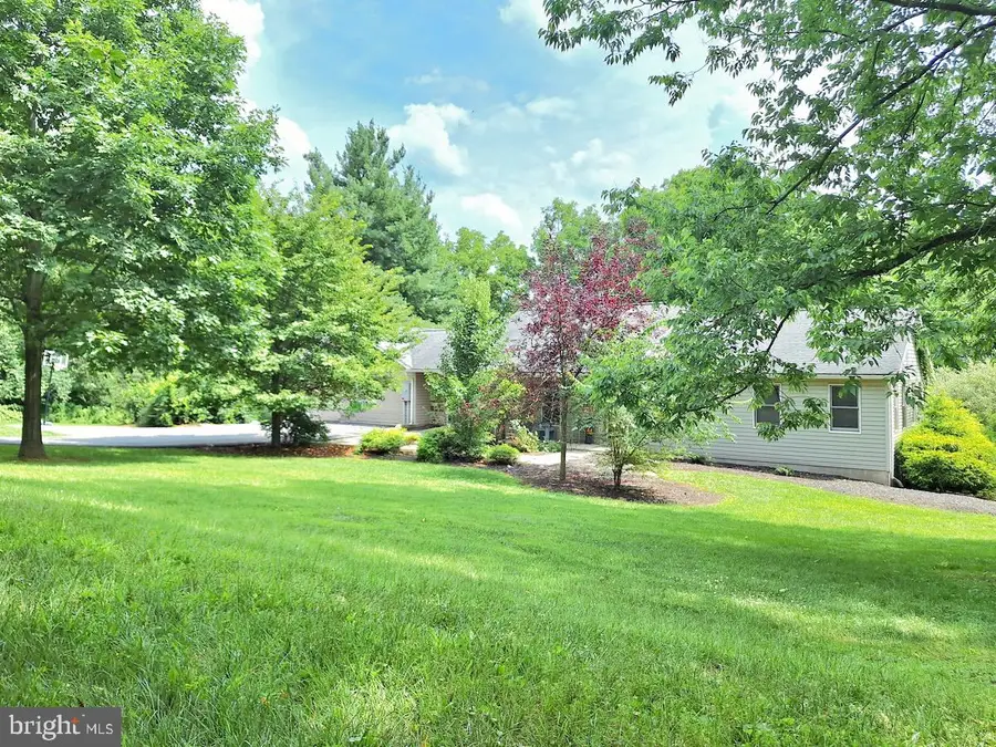 142 Moser Ln, Lewisburg, PA 17837 - #2