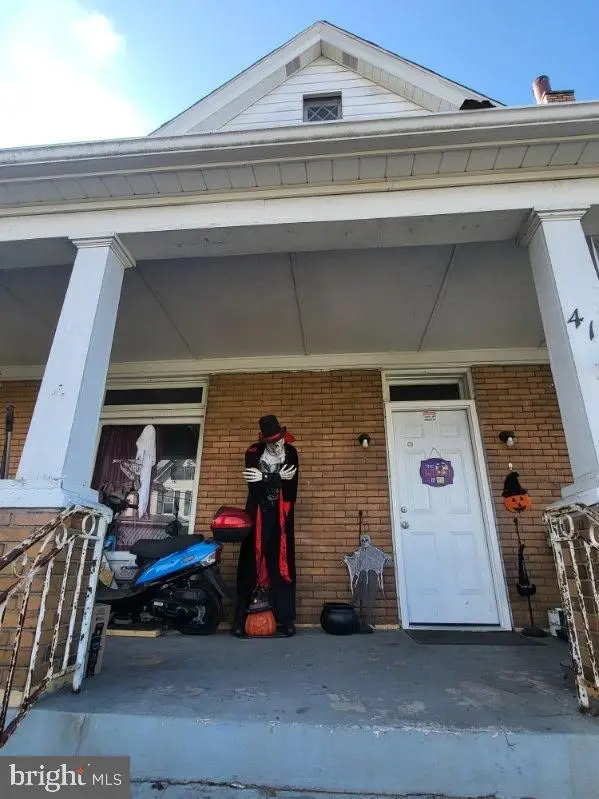 413 Delaware St, Monessen, PA 15062 - #1