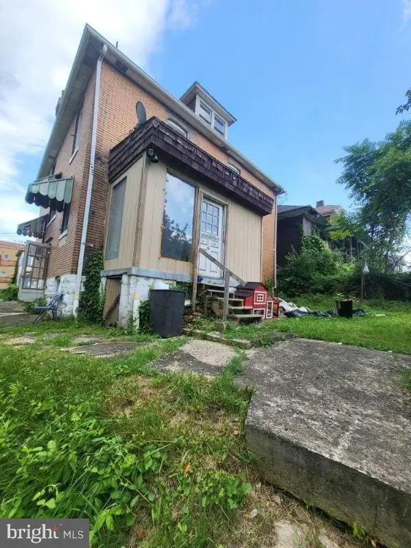 413 Delaware St, Monessen, PA 15062 - #2