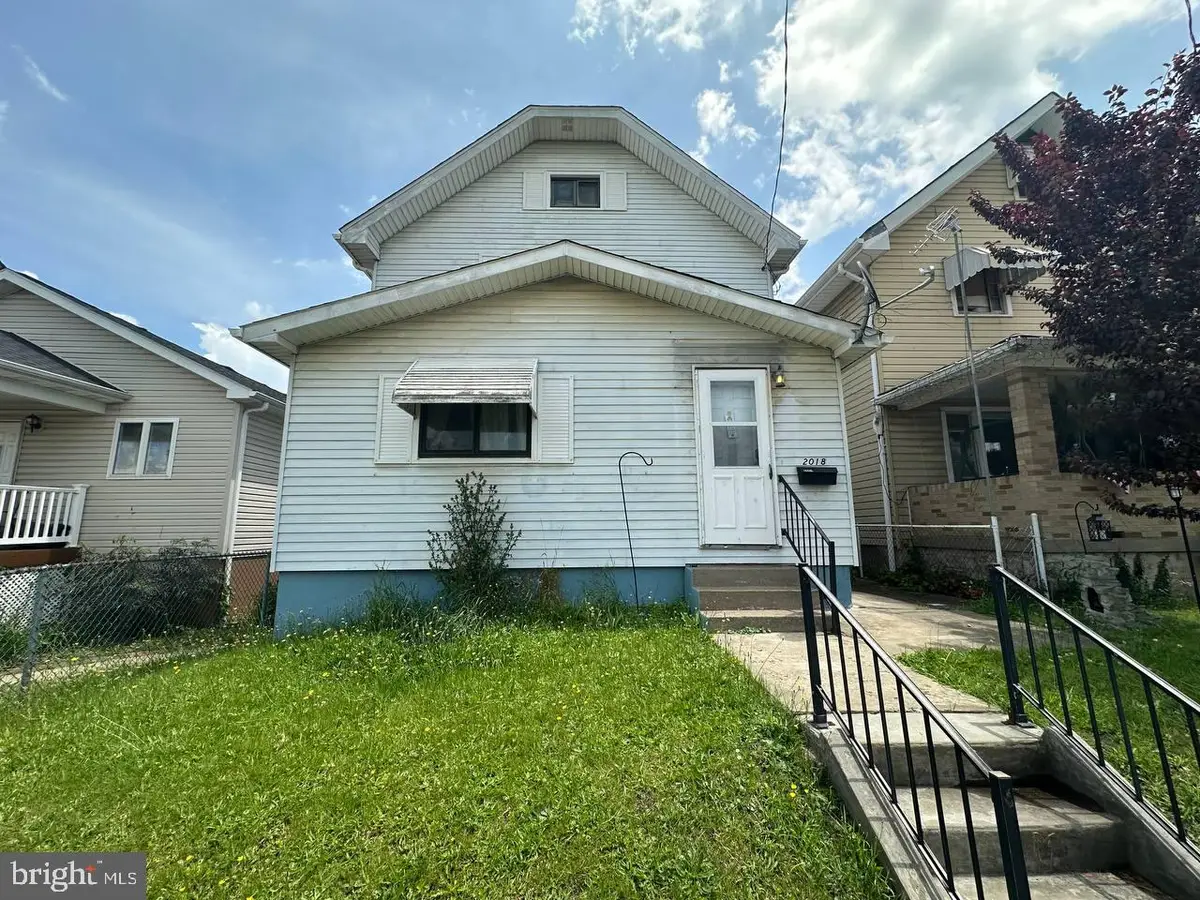 2018 Constitution Blvd, New Kensington, PA 15068 - #1