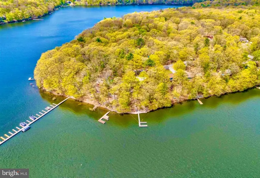 84 Lakeview Dr, Lakeville, PA 18438 - #2