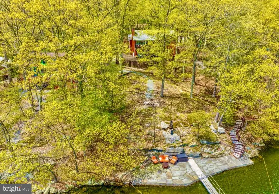 84 Lakeview Dr, Lakeville, PA 18438 - #3