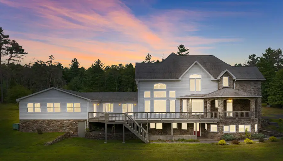 17 Cricket Hill Rd, Hawley, PA 18428 - #2