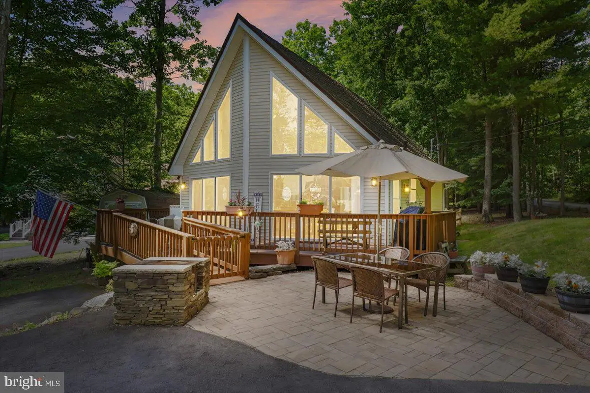 6 Lakeside Dr, Lakeville, PA 18438 - #1