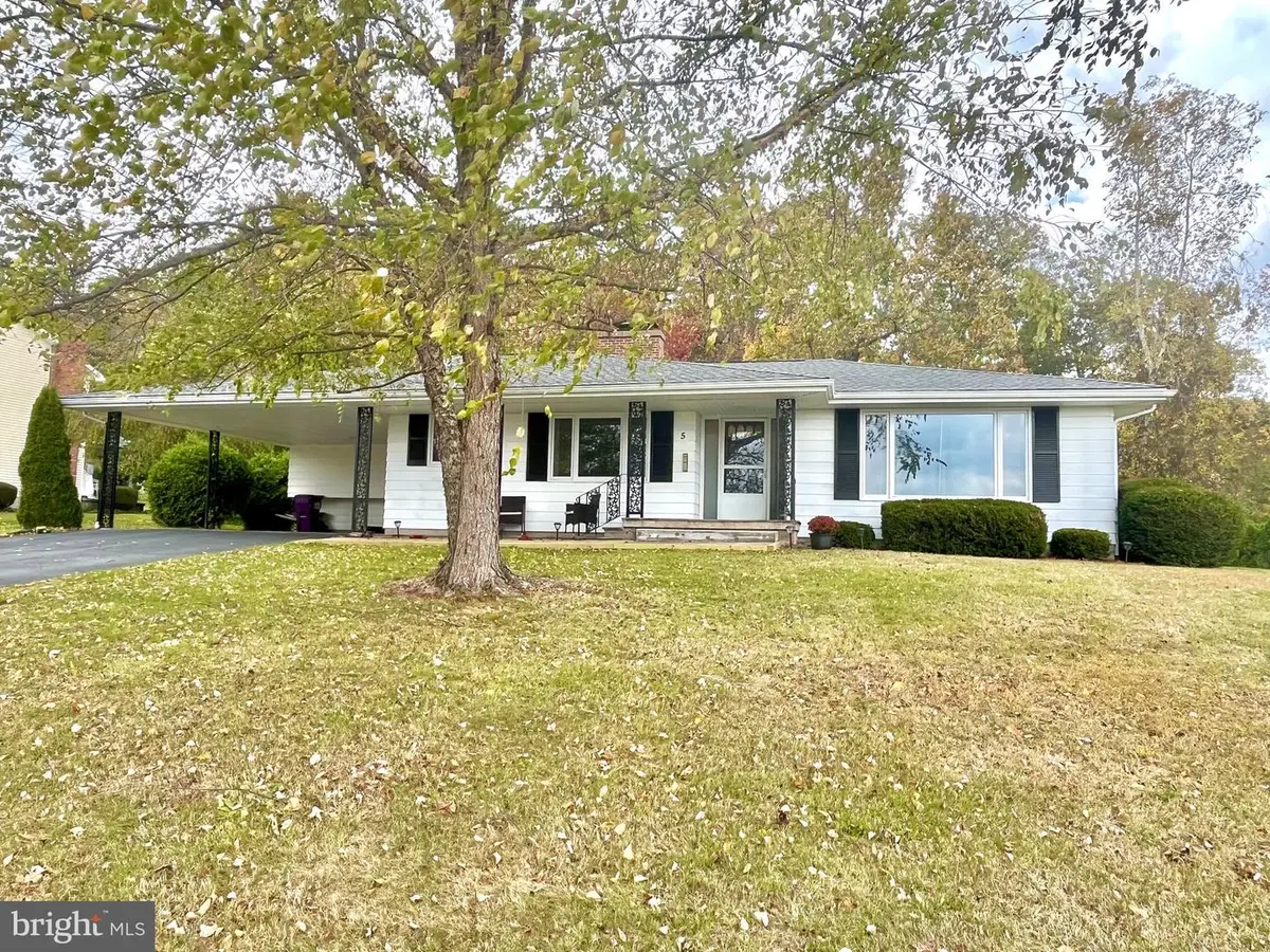 5 Fieldcrest Dr, Tunkhannock, PA 18657 - Image #1