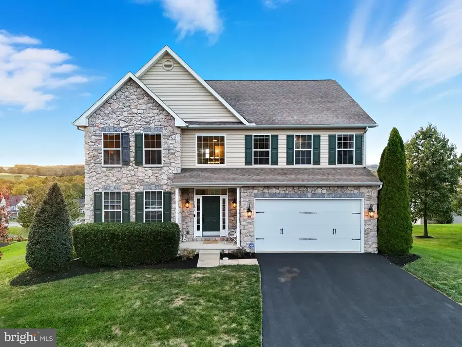 1404 Crest Way, York, PA 17403 - Image #2