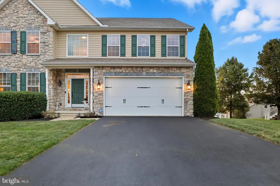 1404 Crest Way, York, PA 17403 - Image #3