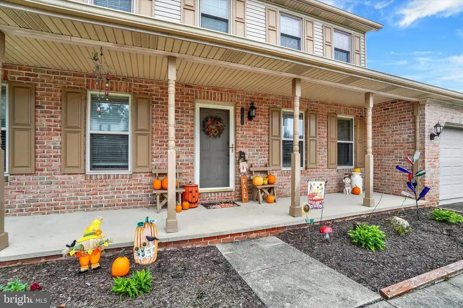 2825 Sparrow Dr, York, PA 17408 - Image #3