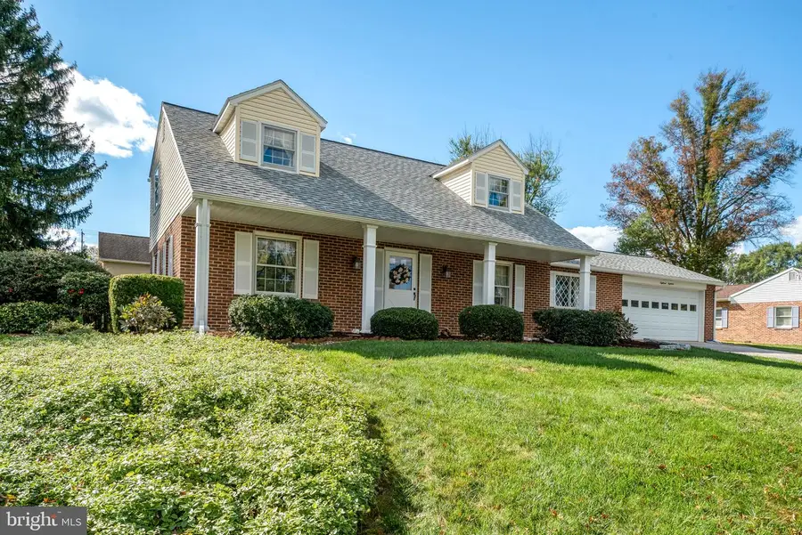 1818 Roxboro Rd, York, PA 17402 - Image #2