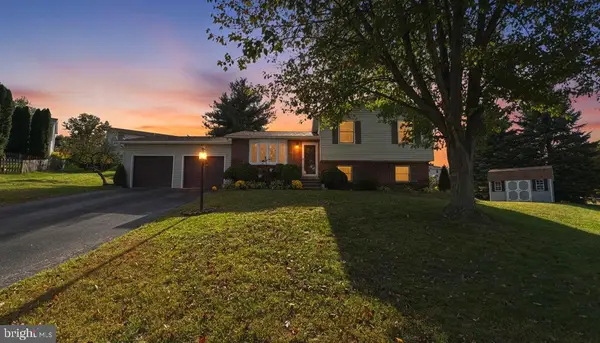 27 Arlene Ct, HANOVER, PA 17331