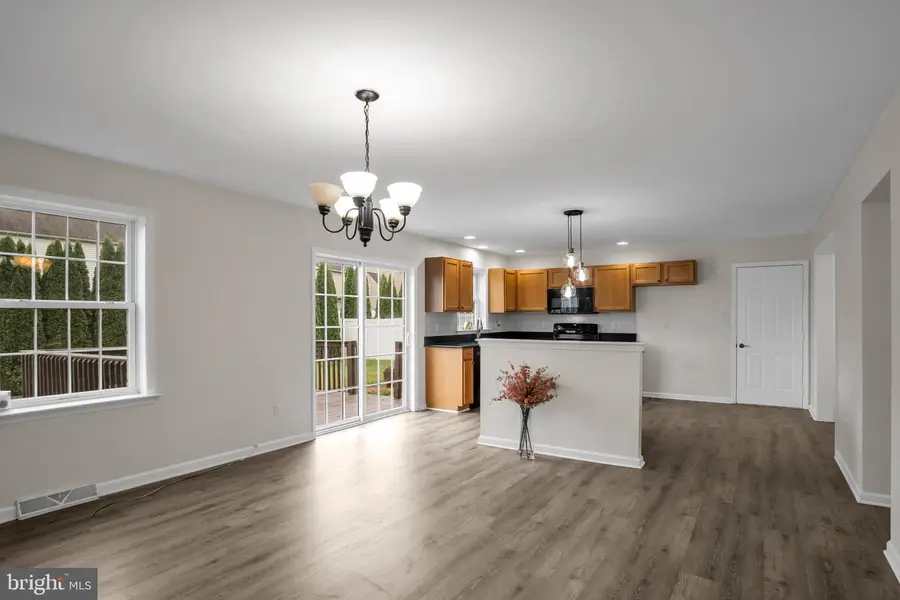 3960 Sheppard Dr, Dover, PA 17315 - Image #2