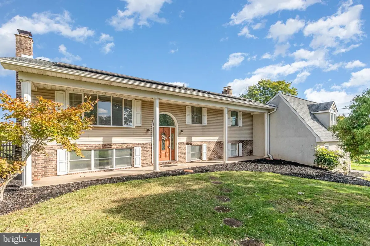 3075 Staunton Ave, Dover, PA 17315 - Image #1