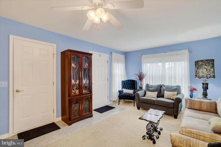 2860 Golden Villas Dr, York, PA 17408 - Image #3