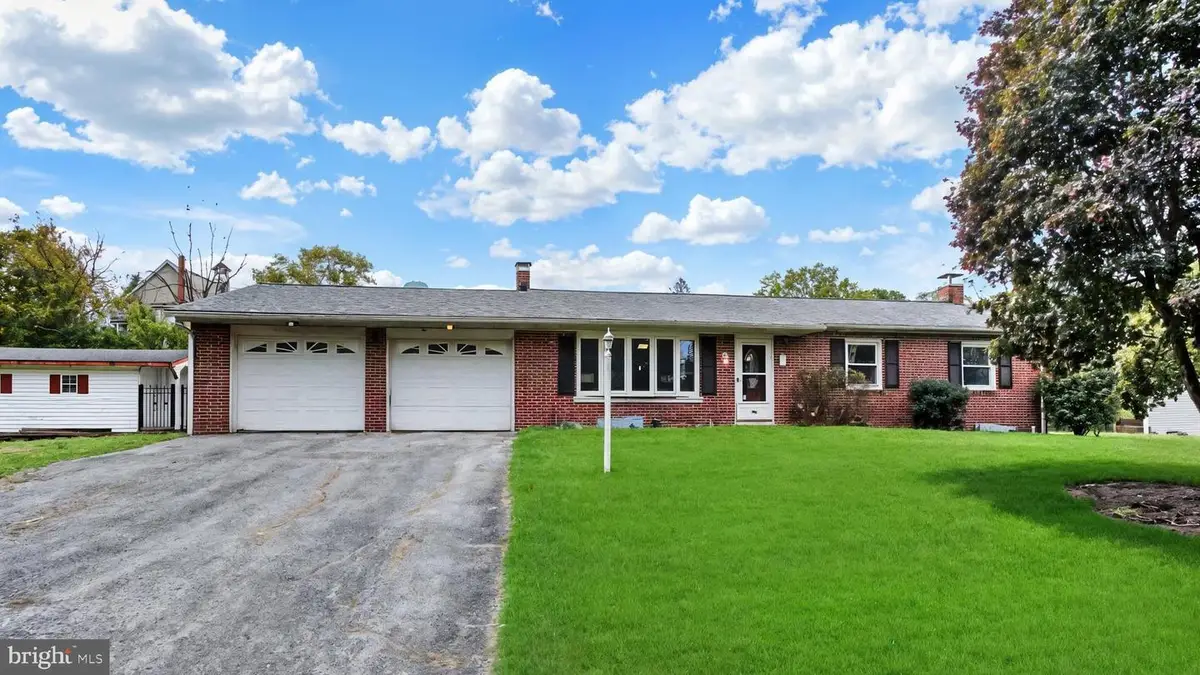 141 W Water St, Yoe, PA 17313 - Image #1