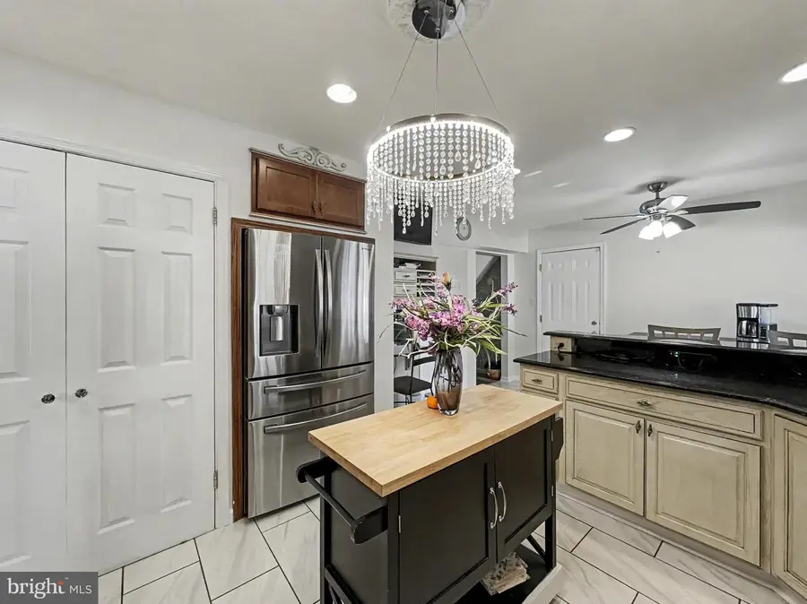 3121 Pineview Dr, Dover, PA 17315 - Image #3