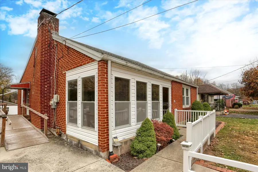 31 Springers Ln, New Cumberland, PA 17070 - Image #3