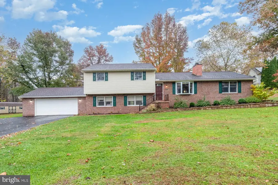 6825 Glatfelters Station Rd, Seven Valleys, PA 17360 - Image #2