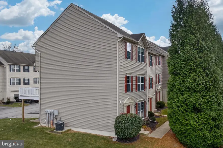 1168 Blue Bird Ln #24, York, PA 17402 - Image #3