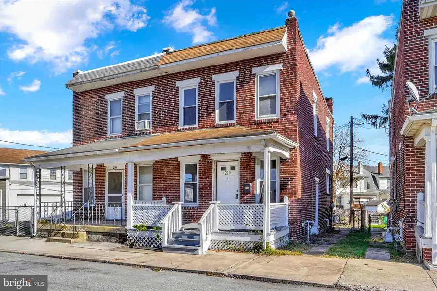 219 N Eberts Ln, York, PA 17403 - Image #2