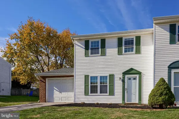 1902 Pin Oak Dr, YORK, PA 17402