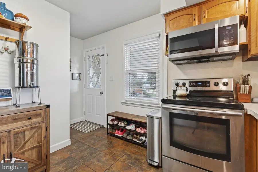 2300 Wyndhurst Ct, York, PA 17408 - Image #2