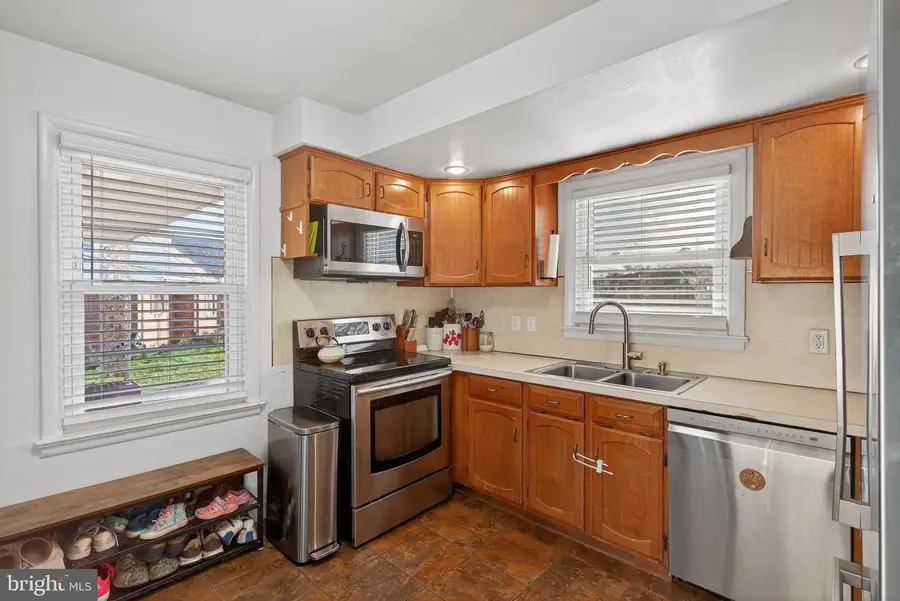 2300 Wyndhurst Ct, York, PA 17408 - Image #3