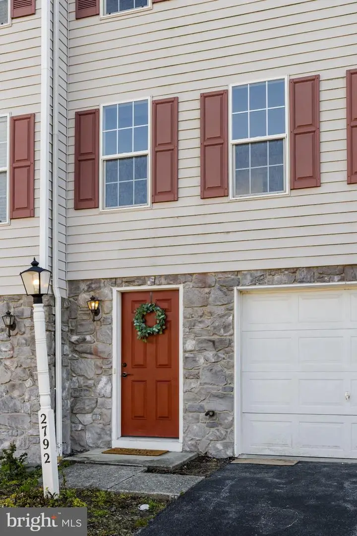 2792 Woodmont Dr, York, PA 17404 - Image #3