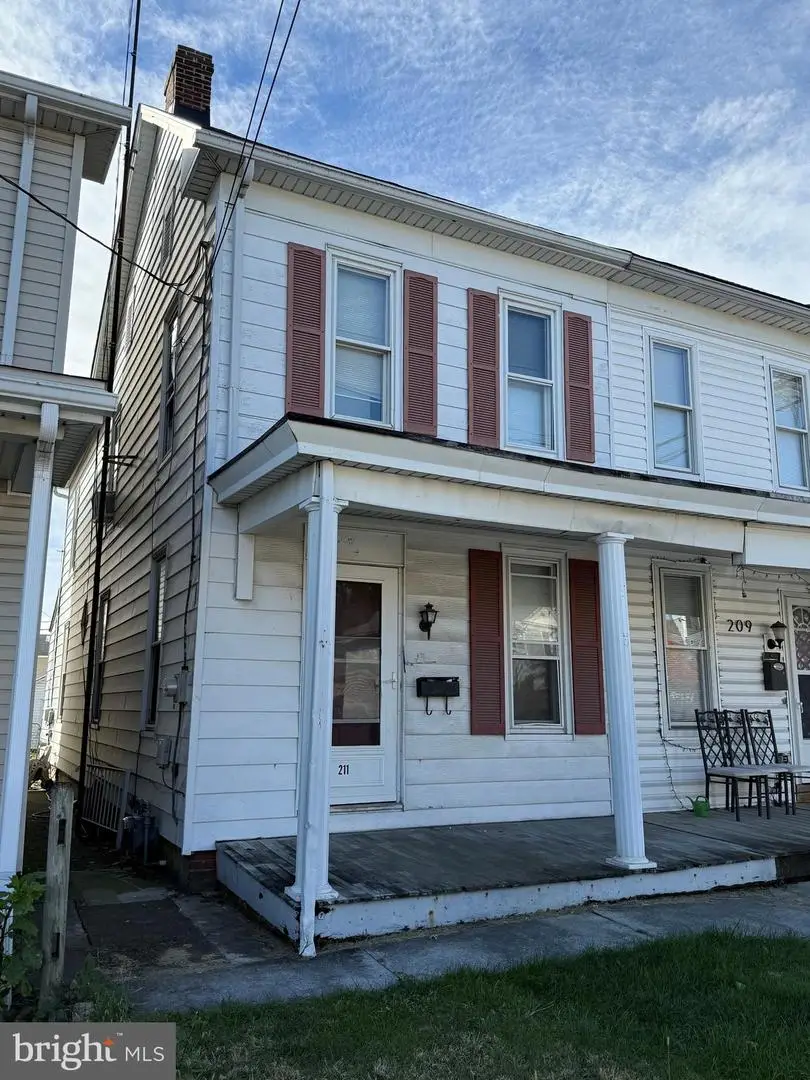 211 Fulton St, Hanover, PA 17331 - Image #1