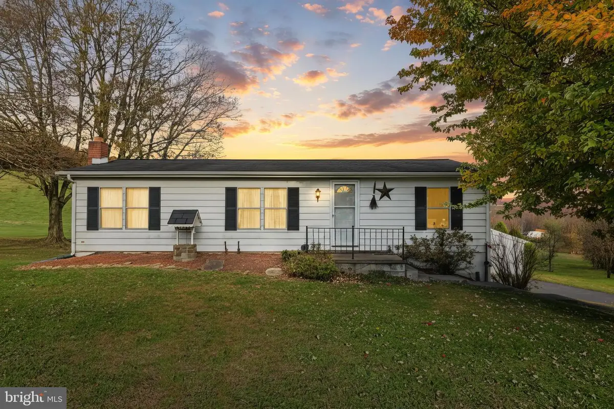 2121 Stauffer Rd, Seven Valleys, PA 17360 - Image #1