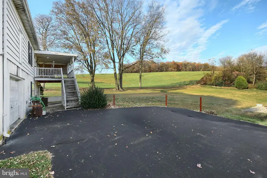 2121 Stauffer Rd, Seven Valleys, PA 17360 - Image #3