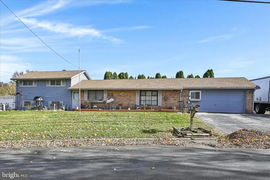 91 Hull Dr, York, PA 17404 - Image #2