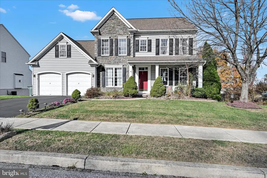 748 Connolly Dr, Red Lion, PA 17356 - Image #2