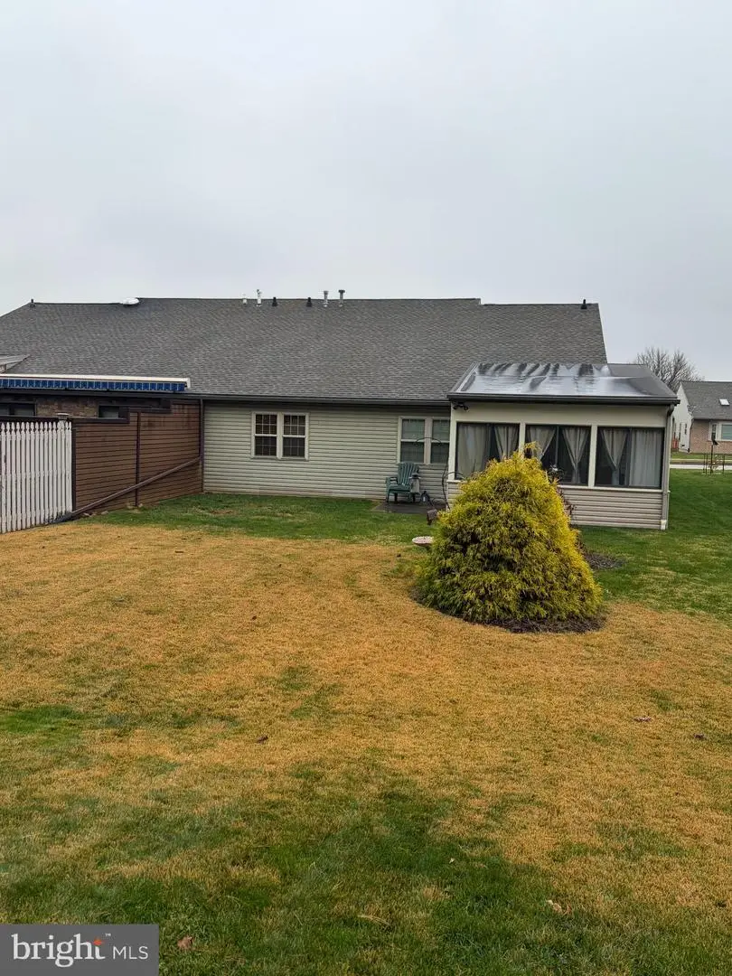 1110 Roosevelt Ct, Hanover, PA 17331 - Image #2