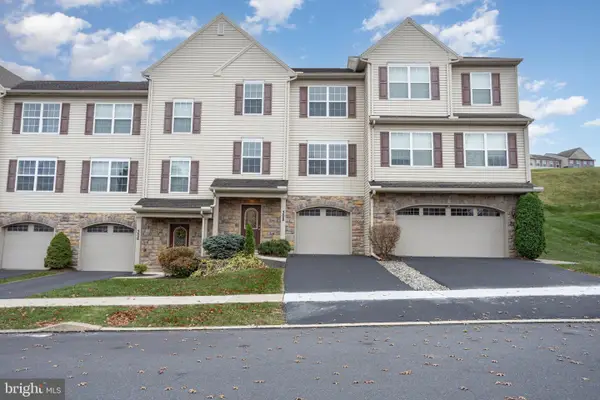 308 Weatherstone Dr #71, NEW CUMBERLAND, PA 17070