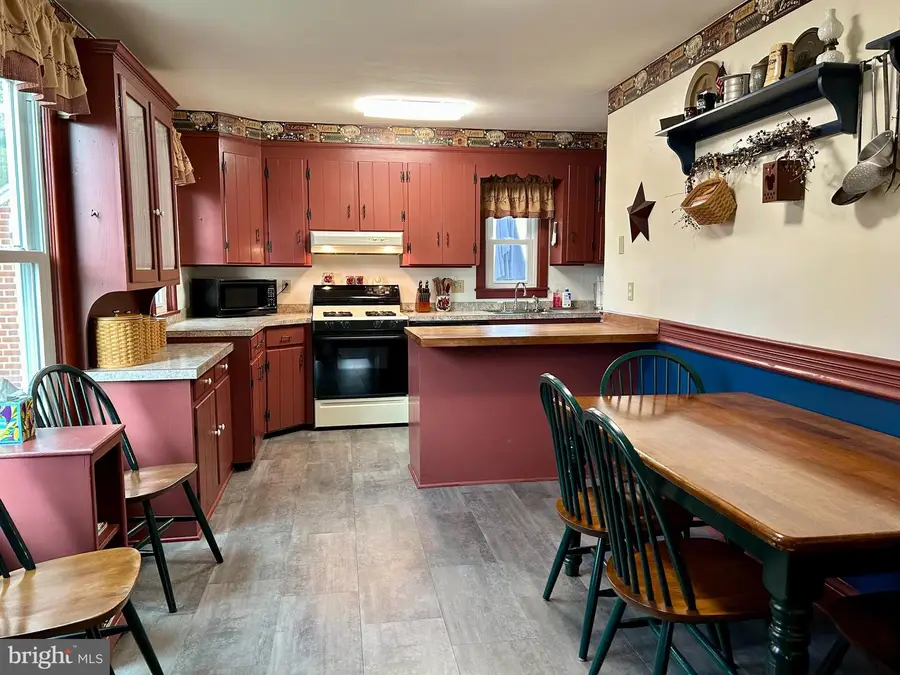 83 E York Ave, Spring Grove, PA 17362 - Image #2